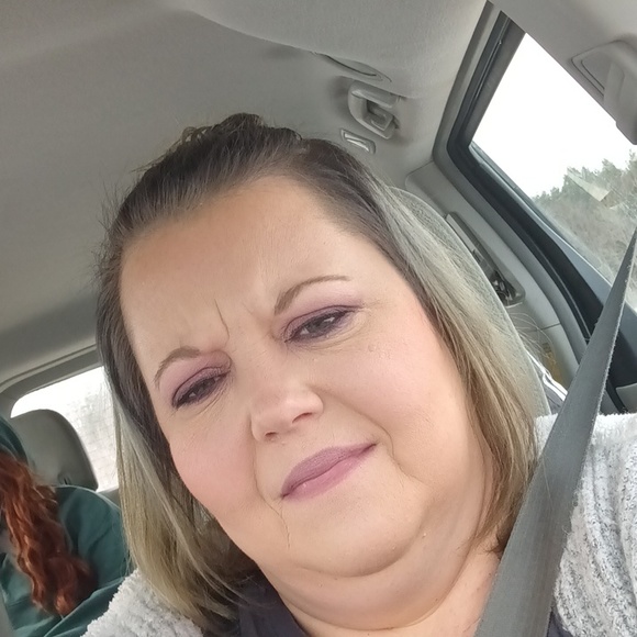 Profile Picture of Melissa Rexford (@mikm28) on Poshmark