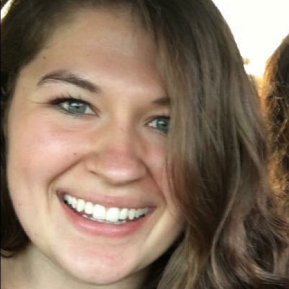 Profile Picture of Nikki Atnip (@atnipn) on Poshmark