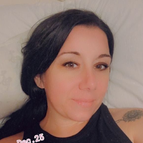 Profile Picture of Jacqueline Ireland (@jacqueline_i) on Poshmark