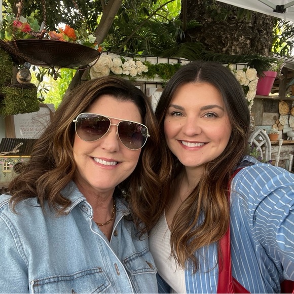 Profile Picture of Laura Litteken (@lauralitteken) on Poshmark