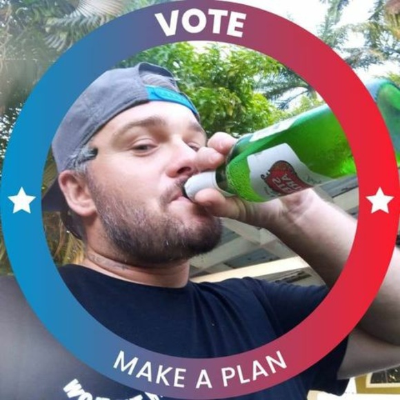 Profile Picture of Daniel Wilder (@daniel_wilder) on Poshmark