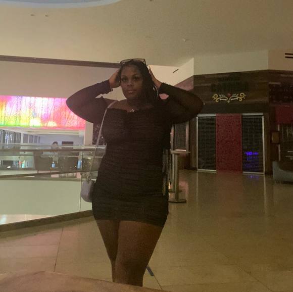 Profile Picture of Kiki Gordine (@kween_) on Poshmark