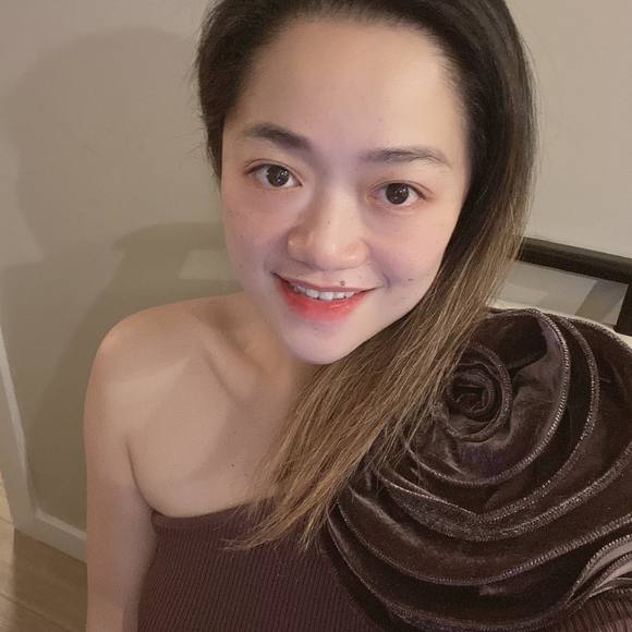 Profile Picture of Melhanz Hizon (@melhanzhizon) on Poshmark