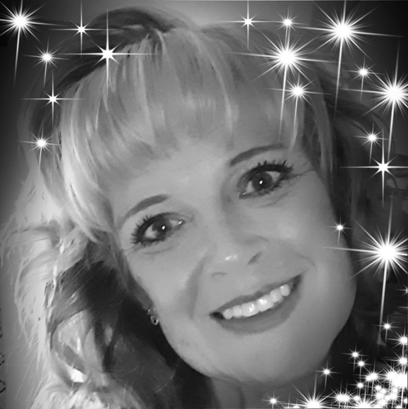 Profile Picture of Dee dee Horton (@deeds2371) on Poshmark