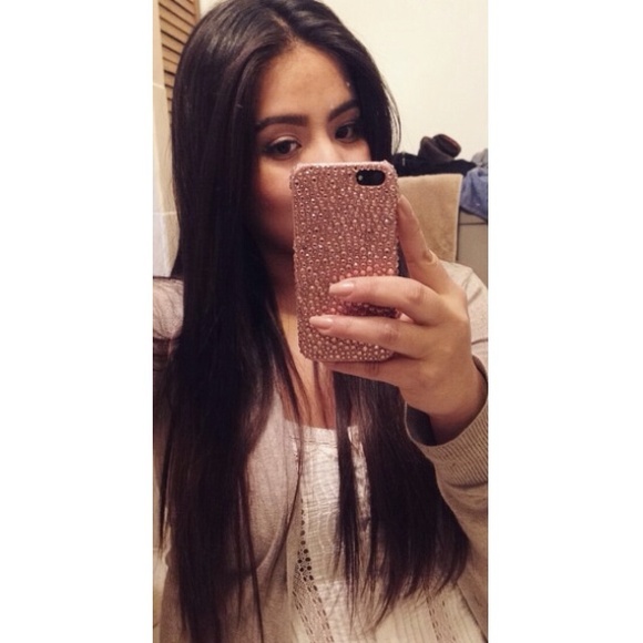 Profile Picture of Yesenia Cuevas (@yes_nia) on Poshmark