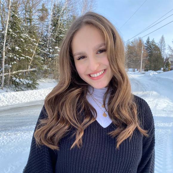 Profile Picture of Gabrielle Grenier (@gabgre28) on Poshmark