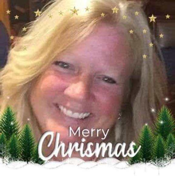 Profile Picture of Lani Hudlow (@lanihudlow) on Poshmark