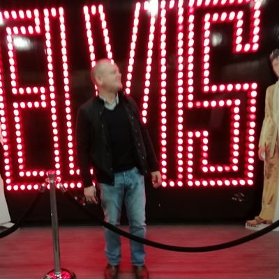 Profile Picture of Neil Hickman (@hickyagrade) on Twitter