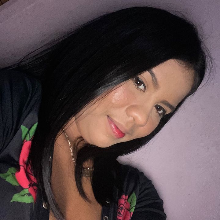 Profile Picture of Alice (@alicefarias703) on Tiktok