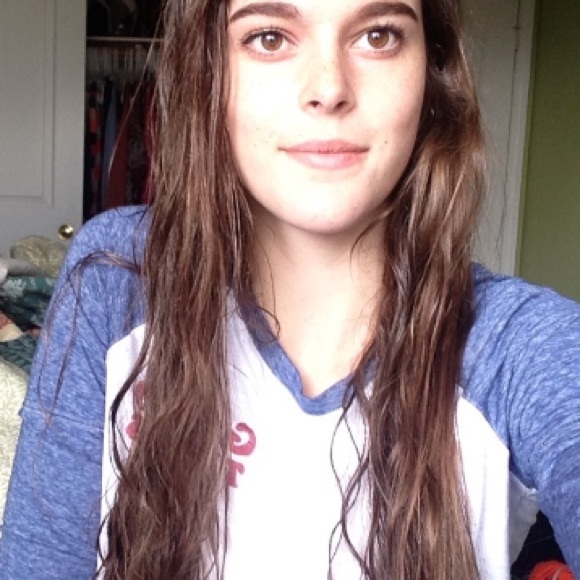 Profile Picture of Jenna Compton (@jennalcomp) on Poshmark