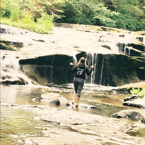 Profile Picture of Ashley Goertzen (@goertzenashley) on Poshmark