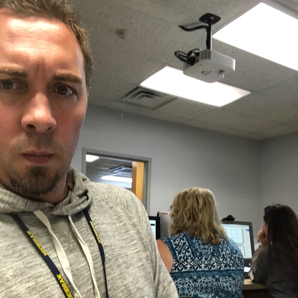 Profile Picture of Travis Downey (@maizenblue311) on Poshmark