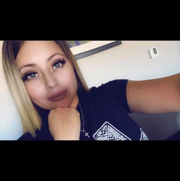 Profile Picture of Cristal Sanchez (@juanycriss194) on Poshmark