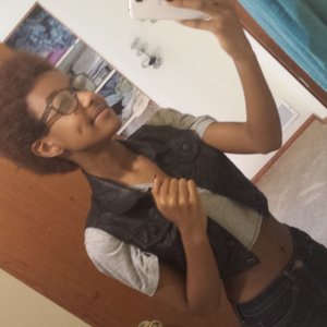 Profile Picture of Melanie (@barihe_) on Myspace