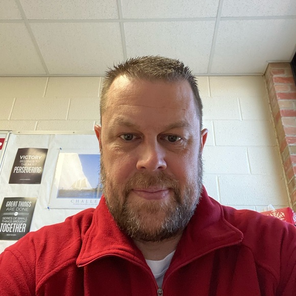 Profile Picture of Jason Lake (@jasonlake868) on Poshmark