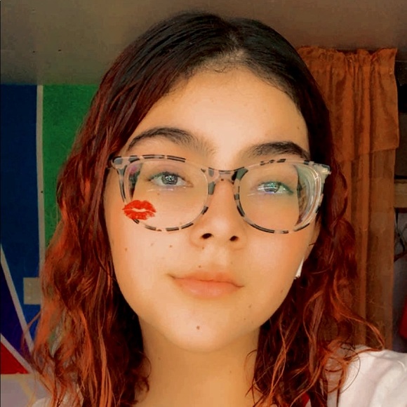 Profile Picture of Nayelie Robles (@nayelierobles) on Poshmark