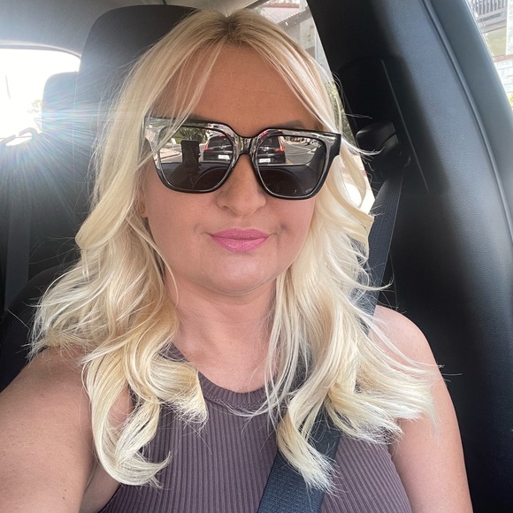 Profile Picture of Sylwia Berlinska (@sberlinska) on Poshmark