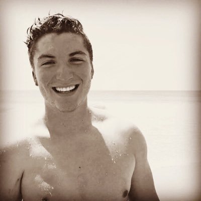 Profile Picture of Derek Rohleder (@DerekDeeroll) on Twitter