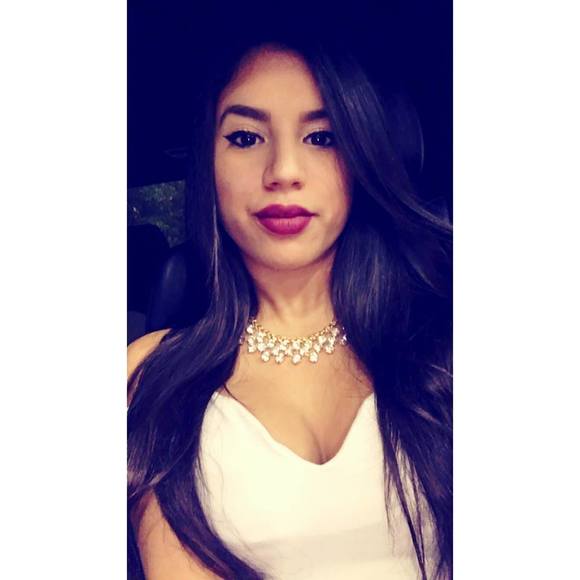 Profile Picture of Blesslyn Mercado (@blesslyn_m) on Poshmark