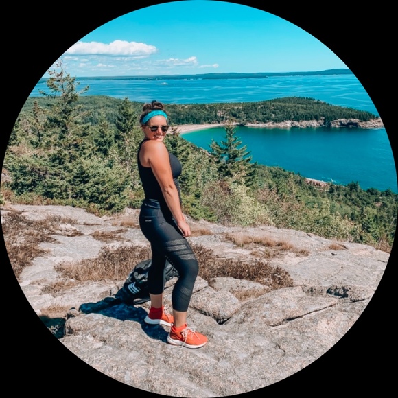 Profile Picture of Erika Fleming (@erkafleming) on Poshmark