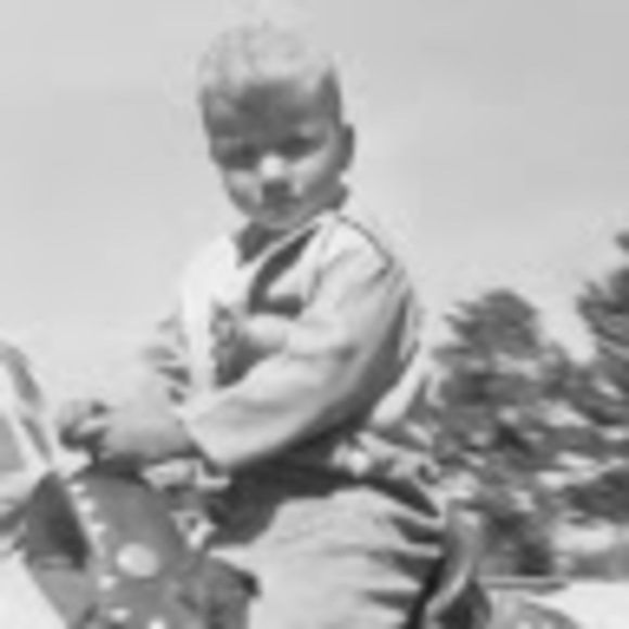 Profile Picture of Thomas Ferguson (@trferguson88) on Poshmark