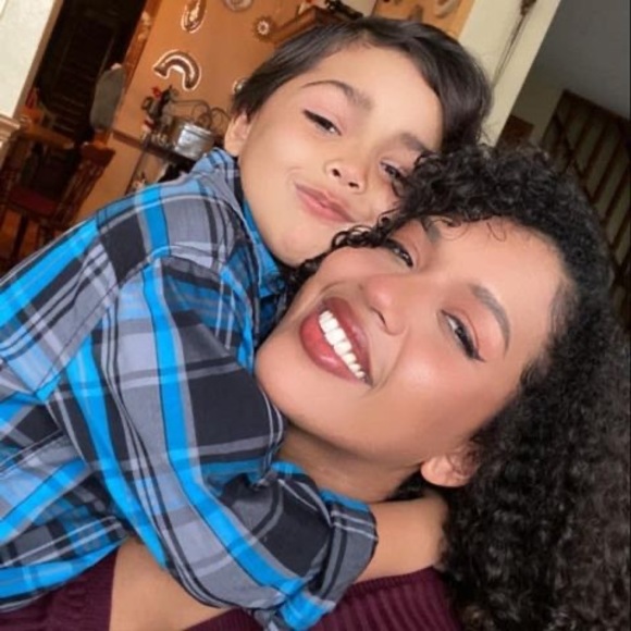 Profile Picture of Jasmine Sparrow (@dreamingrose_) on Poshmark