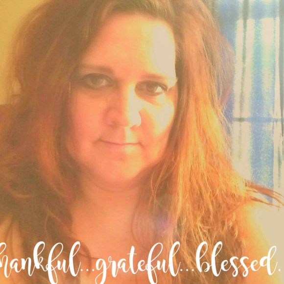 Profile Picture of Laura lynn Fields (@abc123sis) on Poshmark