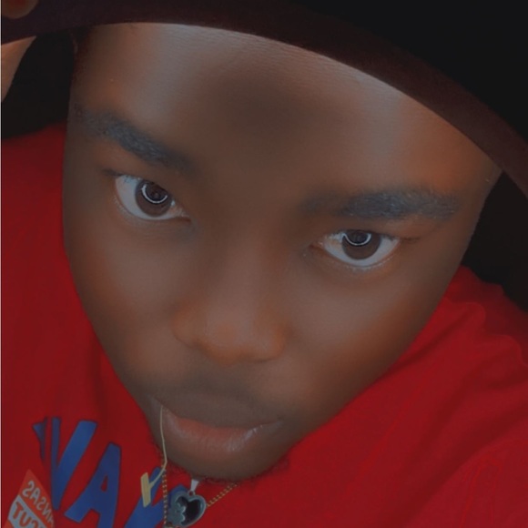 Profile Picture of Jhonny Tertulien (@jhonnytertulien) on Poshmark