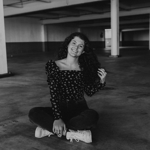 Profile Picture of Erin Armbruster (@armbruer) on Poshmark