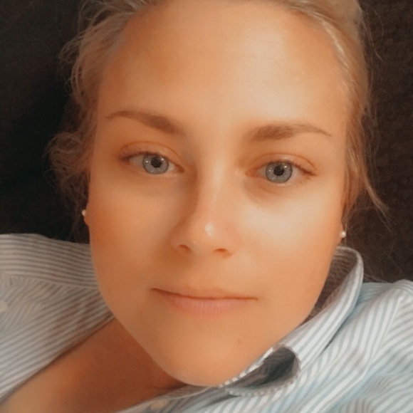 Profile Picture of Kimberly Frankenfield (@kimmeroo22) on Poshmark