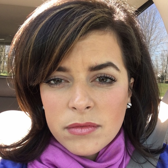 Profile Picture of Katelyn Amendolara (@kamendolara) on Poshmark