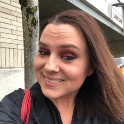 Profile Picture of Jessica Lindberg (@sharkgirl8397) on Twitter