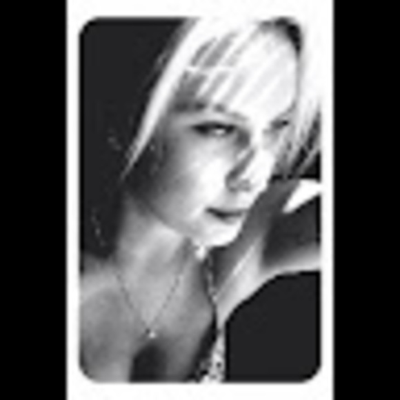 Profile Picture of Izabela Malachowski (@bellak724) on Poshmark