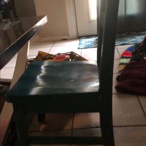 Alec Martinez - Poshmark Profile Picture of Alec Martinez (@matinez32) on Poshmark