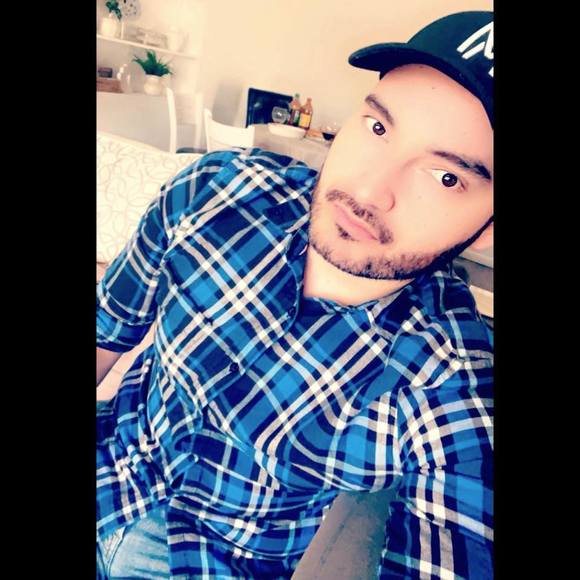 Profile Picture of Jonathan Serrano (@jonnyboii1234) on Poshmark