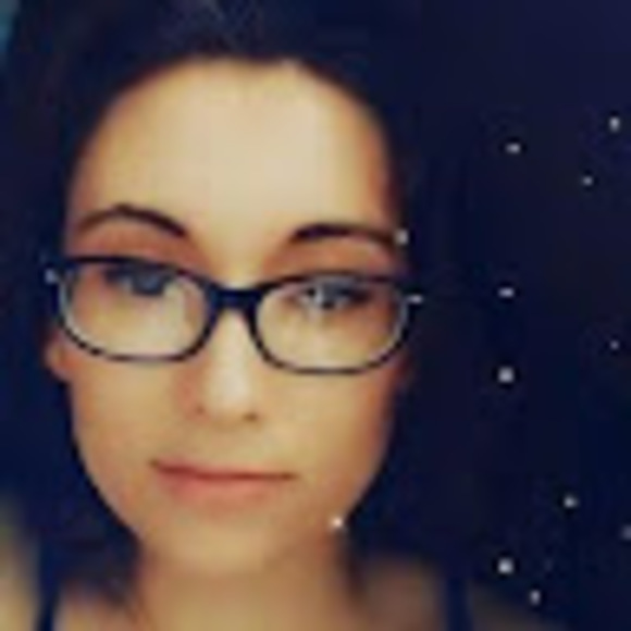 Profile Picture of Crystin Slavinsky (@c_slavinsky) on Poshmark