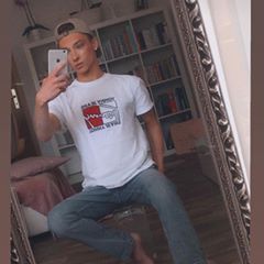 Profile Picture of Aaron (@aaronfe) on Tiktok