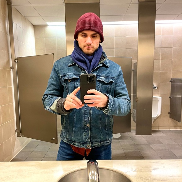 Profile Picture of Joey Dibari (@joeydibari) on Poshmark