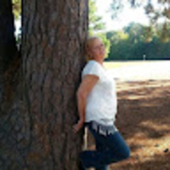 Profile Picture of Mary Brumit (@brumitmary179) on Poshmark