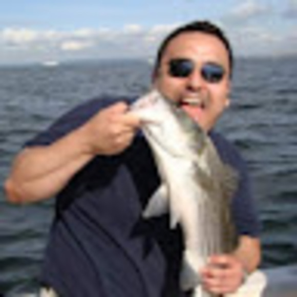 Profile Picture of Roberto Paez (@roberto_paez) on Poshmark