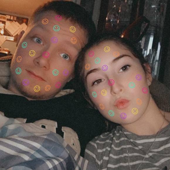 Profile Picture of Hannah Ratton (@hannahratton) on Poshmark