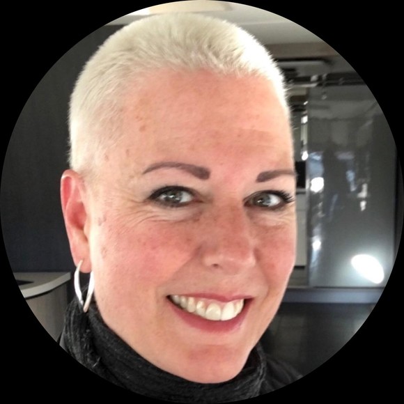 Profile Picture of Lynette Saloom (@warning1963) on Poshmark