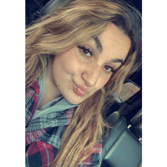 Profile Picture of Alyssa Paliotto (@alyssa_014) on Poshmark