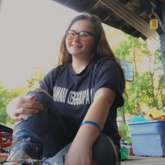 Profile Picture of Mary Depuysselier (@m_depuysselier) on Poshmark