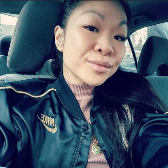 Profile Picture of Suling Tran (@trainwithsu) on Poshmark