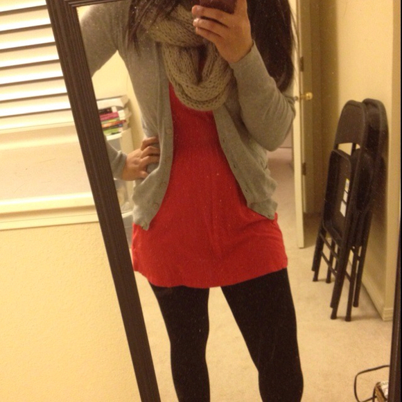 Profile Picture of Ivy Cerdena (@ivylauren) on Poshmark