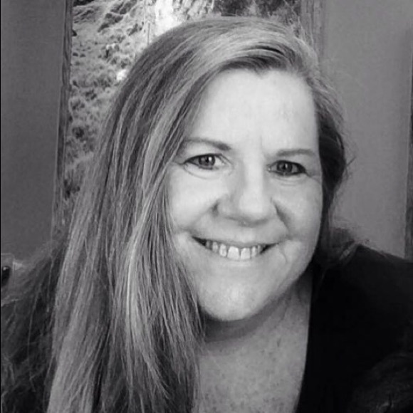 Profile Picture of Dona Stankich (@myexpresso) on Poshmark