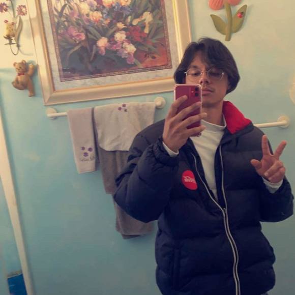 Profile Picture of Ivan Fuentes (@ltakk) on Poshmark
