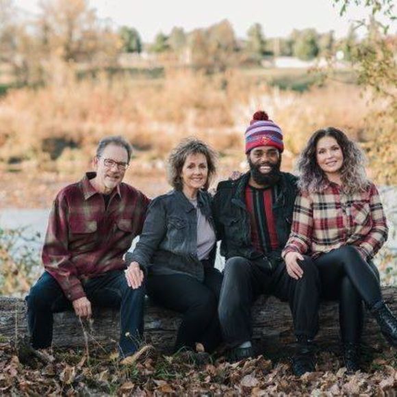 Profile Picture of Tammie Taucer (@ttaucer) on Poshmark