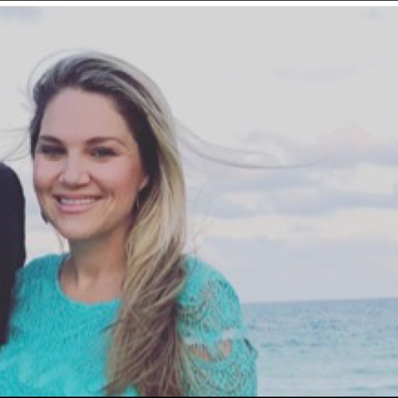 Amanda Ackner - Poshmark Profile Picture of Amanda Ackner (@acknera) on Poshmark